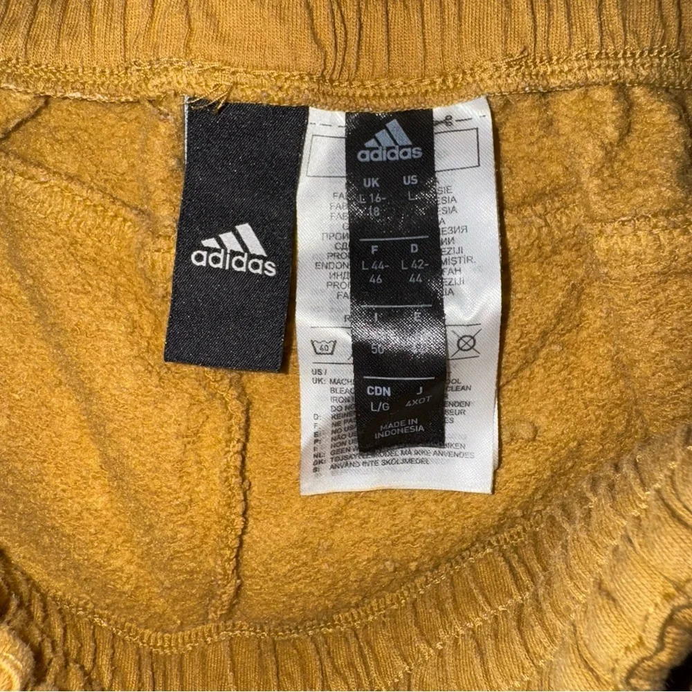 Adidas Sweat Pants Joggers Size L Logo On Front Leg Three Stripe Life Yellow - Picture 4 of 5